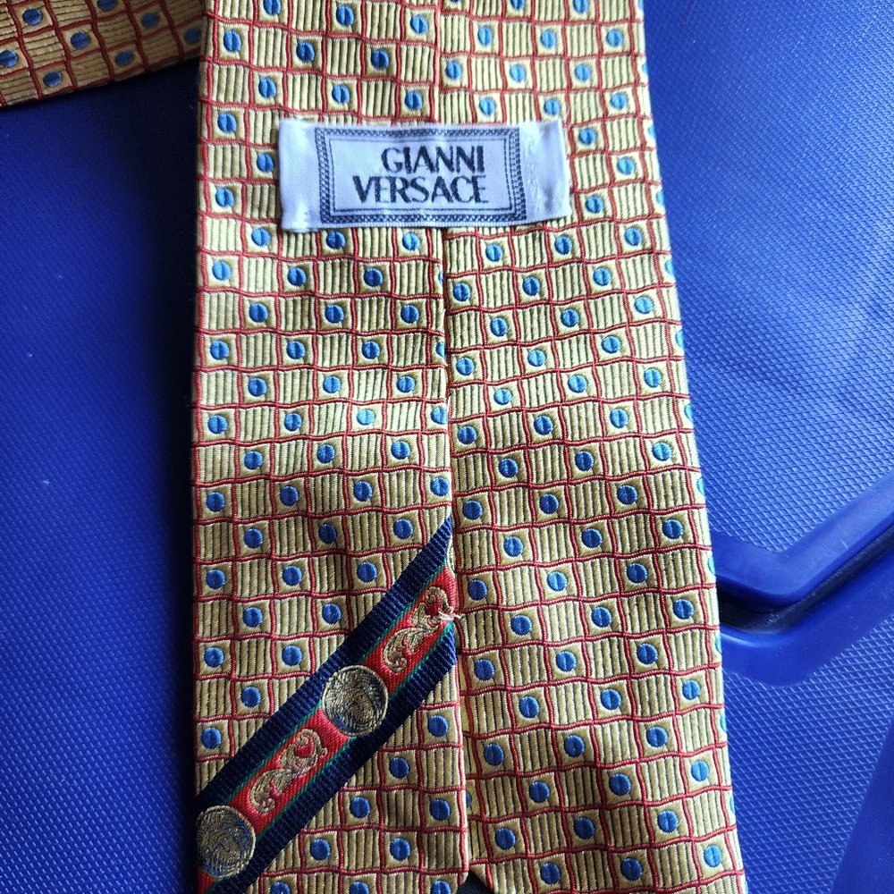 Versace Elegant Yellow Patterned Tie - image 5